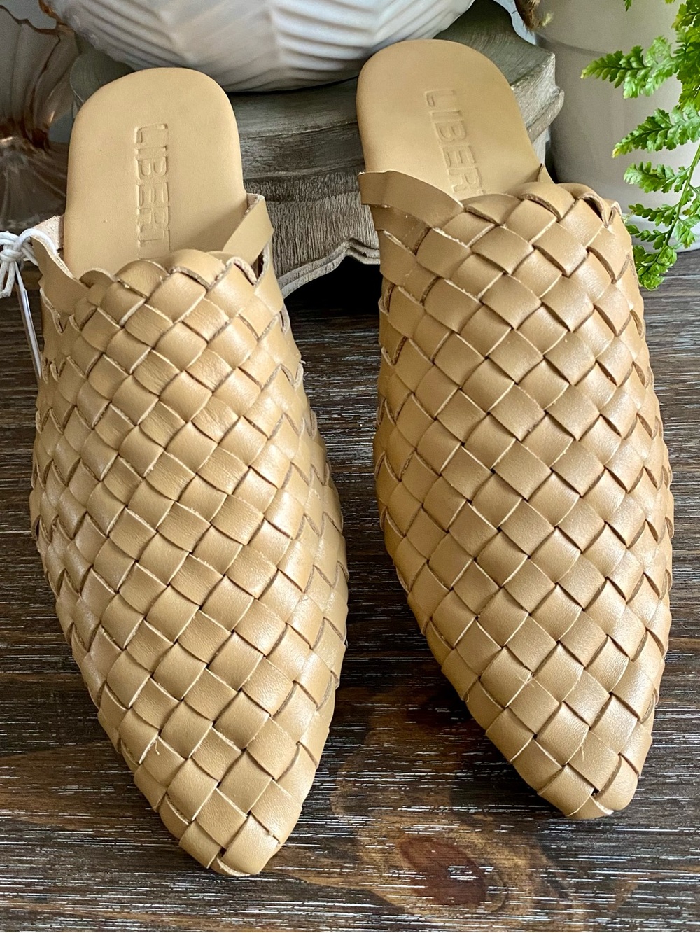 Liberte Prague Woven Cowhide Leather Mule Slip On Flats Shoes Womens 7 Cream Tan - Picture 6 of 9
